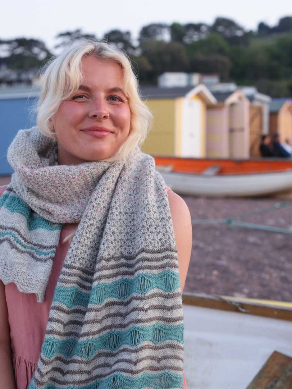 Prestwick Pebble Wrap Kit by Lola Johnson (Annual Five)