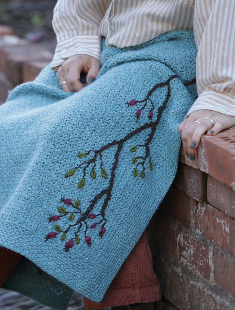Rambling Rose Blanket Kit by Fay Dashper-Hughes (Annual Four)