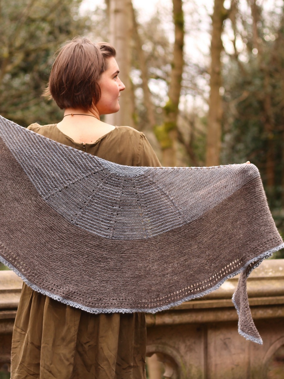 Pothos Shawl - by Sonja Bargielowska