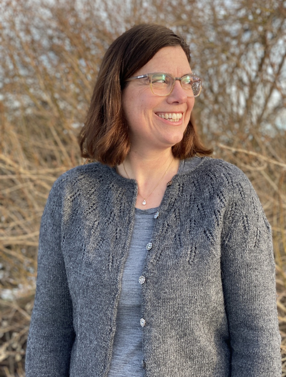 Elegantia Cardigan - by Astrid Tueting