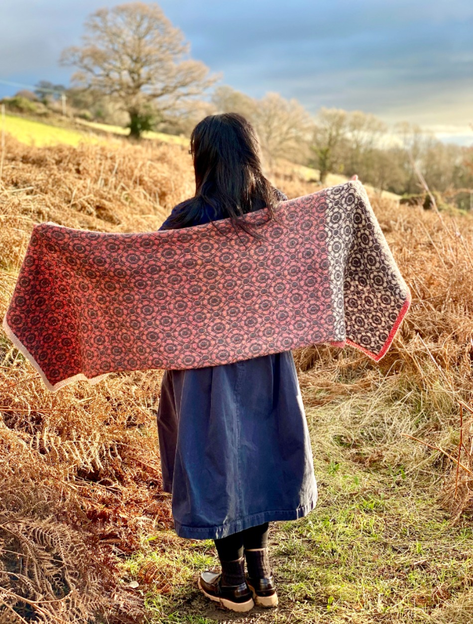 Anemone Shawl Kit by Dee Hardwicke