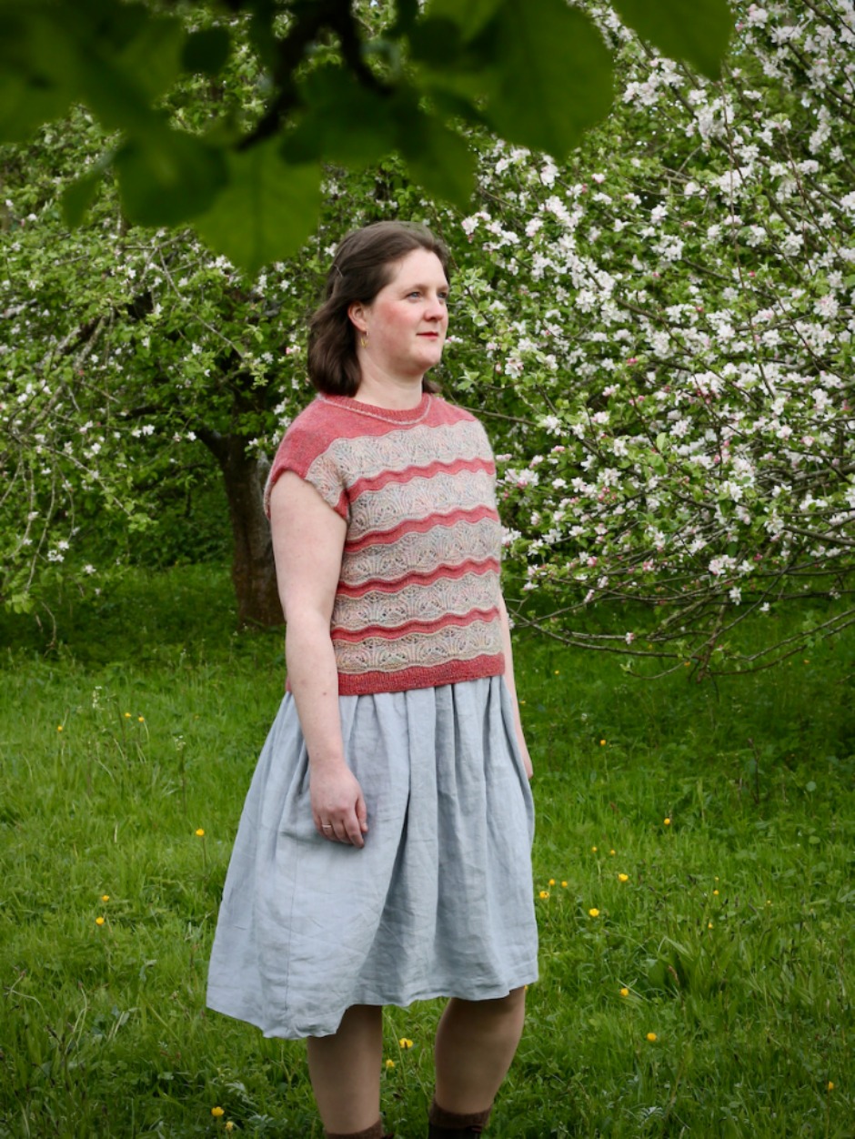 Achillea T-Shirt - by Helena Timms