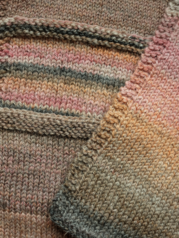 A selection of swatches in brown and pink, including a gradient and a striped effect.