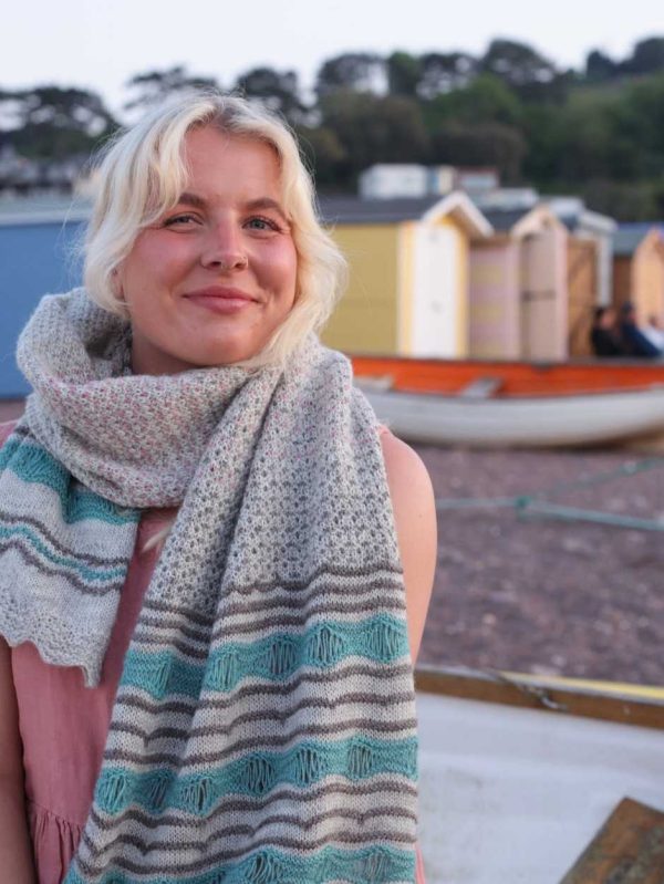Prestwick Pebble Wrap Kit by Lola Johnson (Annual Five)