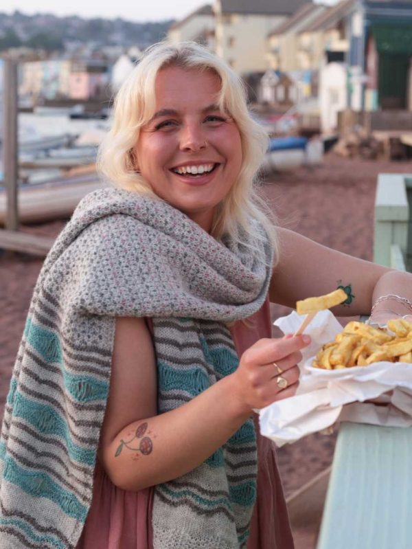 Prestwick Pebble Wrap Kit by Lola Johnson (Annual Five)