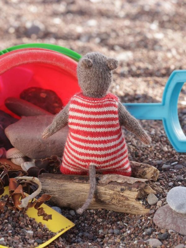 Benjamine the Watervole Kit by Cinthia Vallet (Annual Five)